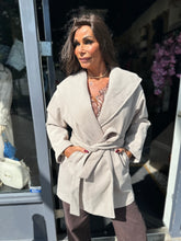 Jasje "Carly" Beige